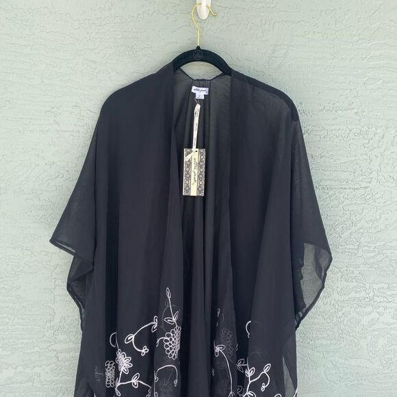 Ultra Pink Women Black & White Kimono NWT - Picture 3 of 10